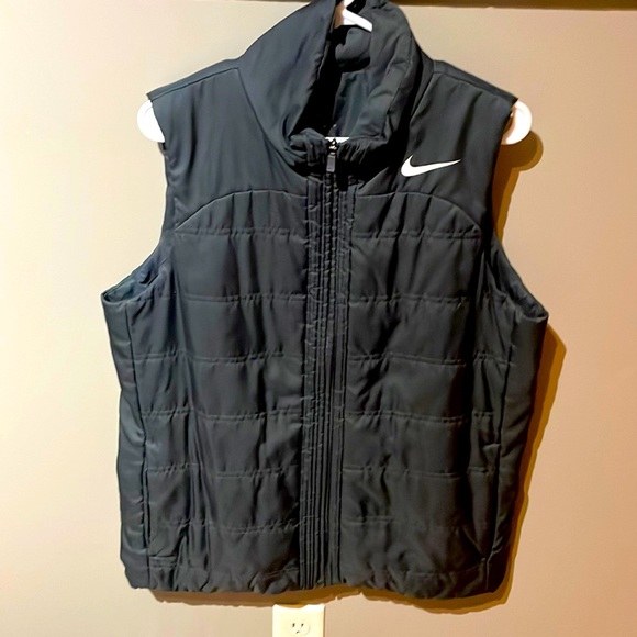 Nike extra large women’s vest - Picture 1 of 3